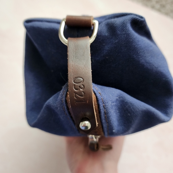 CLARK & TAFT toiletries bag travel bag in Navy monogrammed - Picture 10 of 11